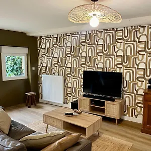 Appartement Parking Et Exterieur A 50m De La Saone, Montmerle-sur-Saone